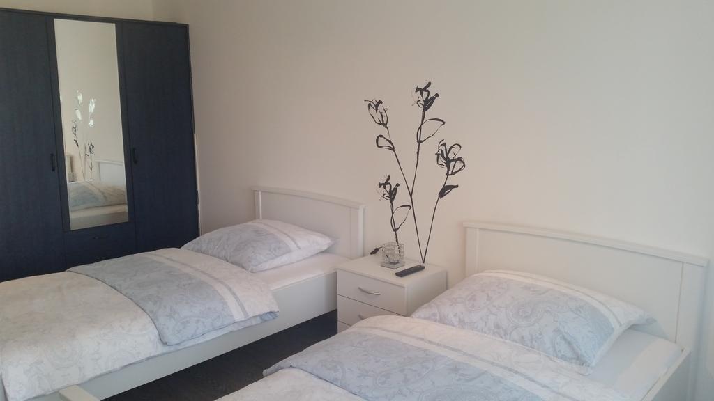 Studios Near Basel Airport Saint-Louis  Zimmer foto